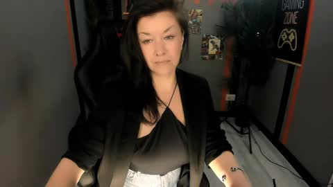 Ana online show from 04/27/26, 10:02