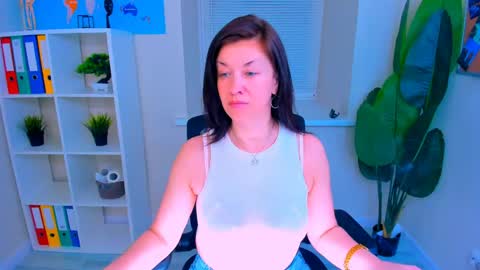 Ana online show from 05/19/26, 10:10