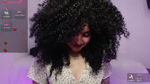 Snapshot of ana_ricciardi chatting on 02/19/25, 04:33 Ana Ricciardi online show from 02/19/25, 04:33