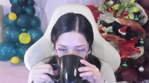 Im anna but you can call me as you want online show from 12/09/24, 09:58