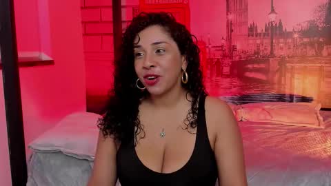 Ana My schedule 0400 - 1600 GMT -5 online show from 12/01/25, 10:31