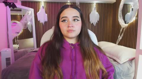 Ana online show from 10/13/25, 07:47