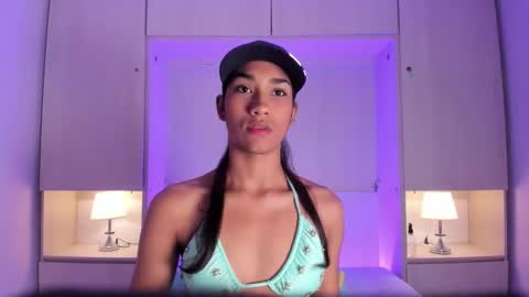 anaacollins_ online show from 02/20/26, 11:32