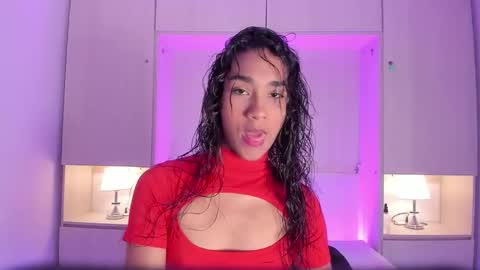 anaacollins_ online show from 03/19/26, 11:36