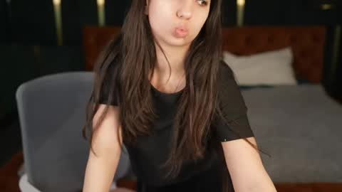 Sweet girls online show from 04/19/26, 06:24