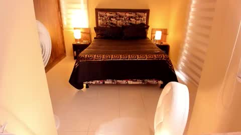 Snapshot of anabel_25 chatting on 10/27/25, 04:00 Anabel online show from 10/27/25, 04:00