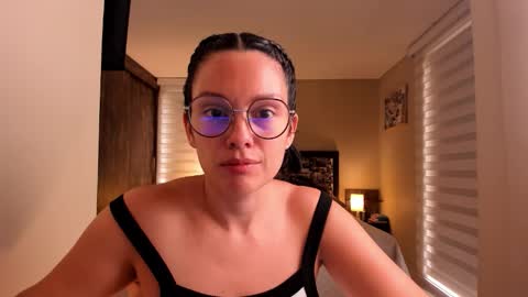 Snapshot of anabel_25 chatting on 12/02/25, 04:02 Anabel online show from 12/02/25, 04:02