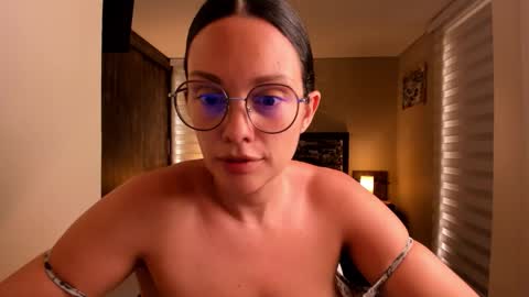 Snapshot of anabel_25 chatting on 12/18/25, 05:30 Anabel online show from 12/18/25, 05:30