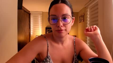 Snapshot of anabel_25 chatting on 12/20/25, 12:45 Anabel online show from 12/20/25, 12:45