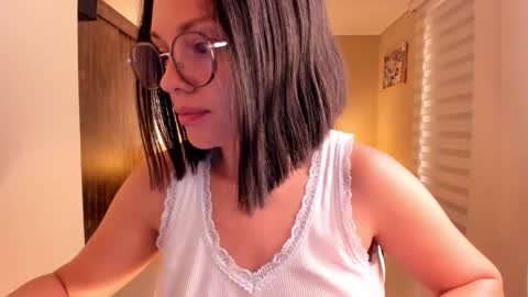 Snapshot of anabel_25 chatting on 12/22/25, 12:24 Anabel online show from 12/22/25, 12:24