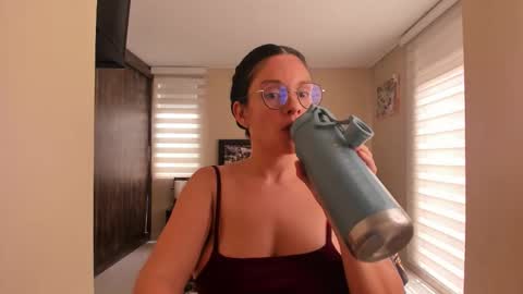 Snapshot of anabel_25 chatting on 03/09/26, 04:00 Anabel online show from 03/09/26, 04:00