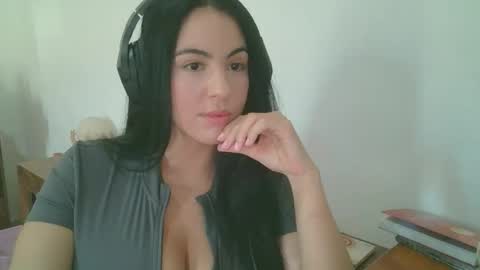 Snapshot of anabelenogueira1 chatting on 05/28/26, 05:43 anabelenogueira1 online show from 05/28/26, 05:43