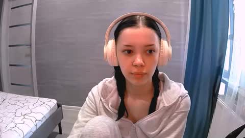 Anabel online show from 10/17/25, 08:17