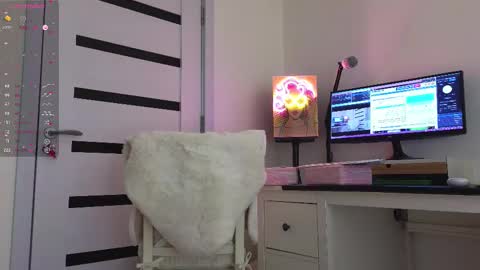 Snapshot of anabelle_wet chatting on 02/14/25, 06:29 Annie  online show from 02/14/25, 06:29