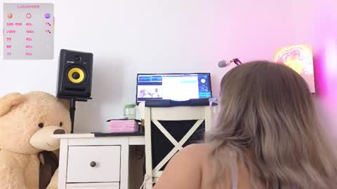 Snapshot of anabelle_wet chatting on 09/16/25, 11:55 Annie  online show from 09/16/25, 11:55