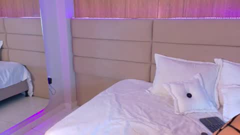 anabelleray online show from 09/24/25, 07:39
