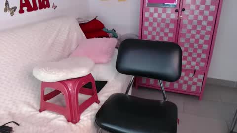 Ana online show from 11/23/25, 09:42