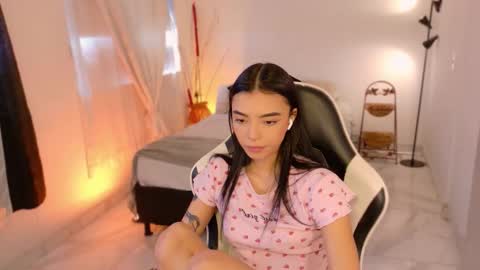 Snapshot of anabelwolf chatting on 11/15/25, 03:52 ANABEL WOLF online show from 11/15/25, 03:52