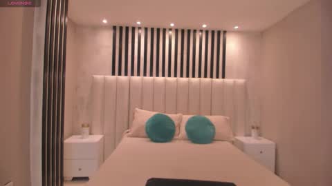 Ana  online show from 10/21/25, 08:20