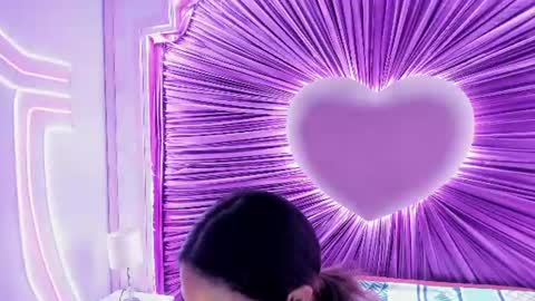 Snapshot of anaelle_bardin chatting on 06/22/26, 12:02 Anna online show from 06/22/26, 12:02