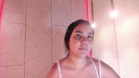 Snapshot of anaelle_bardin chatting on 07/05/26, 04:36 Anna online show from 07/05/26, 04:36