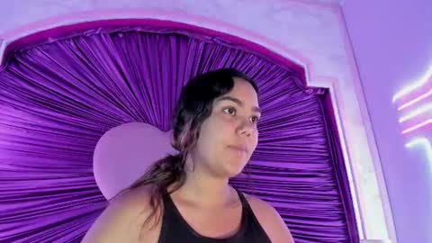 Snapshot of anaelle_bardin chatting on 07/15/26, 12:21 Anna online show from 07/15/26, 12:21