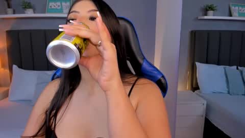 Snapshot of anagil_ chatting on 01/13/26, 03:06 A N A online show from 01/13/26, 03:06