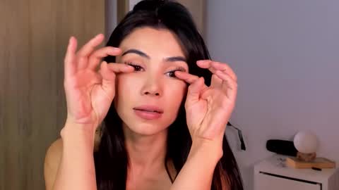 Ana Henao or Annie... Follow me ahenaocb Insta  X online show from 10/16/25, 08:32