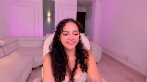 Snapshot of anahi_curlie1 chatting on 05/31/26, 06:09 Anahi Curlie online show from 05/31/26, 06:09