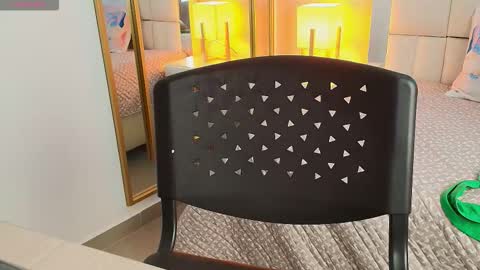 Anahi  online show from 01/15/26, 07:39