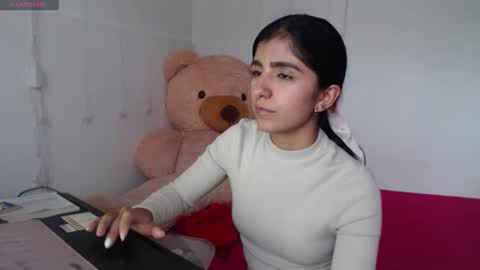 Snapshot of anahibrowns95 chatting on 01/07/26, 06:54 Anahi Browns online show from 01/07/26, 06:54