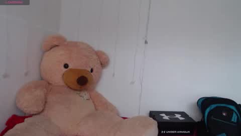 Snapshot of anahibrowns95 chatting on 02/02/26, 06:39 Anahi Browns online show from 02/02/26, 06:39