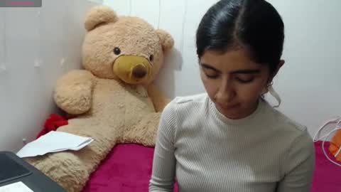 Snapshot of anahibrowns95 chatting on 02/06/26, 11:08 Anahi Browns online show from 02/06/26, 11:08