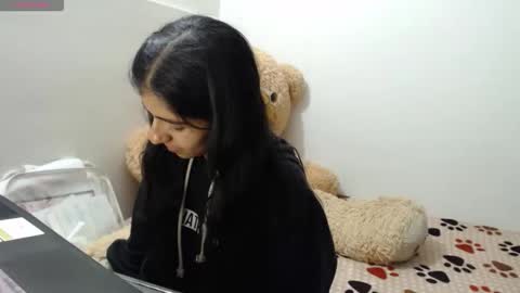 Snapshot of anahibrowns95 chatting on 02/23/26, 11:13 Anahi Browns online show from 02/23/26, 11:13