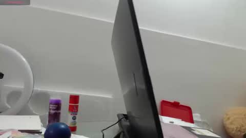 Snapshot of anahibrowns95 chatting on 03/03/26, 10:15 Anahi Browns online show from 03/03/26, 10:15