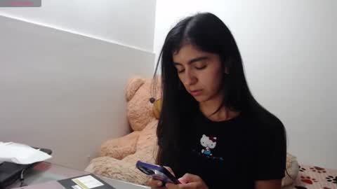 Snapshot of anahibrowns95 chatting on 03/30/26, 10:00 Anahi Browns online show from 03/30/26, 10:00