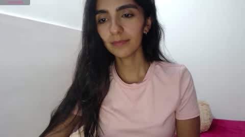 Snapshot of anahibrowns95 chatting on 04/21/26, 10:01 Anahi Browns online show from 04/21/26, 10:01