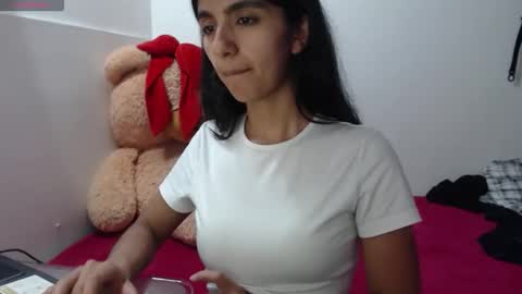 Snapshot of anahibrowns95 chatting on 05/07/26, 09:53 Anahi Browns online show from 05/07/26, 09:53