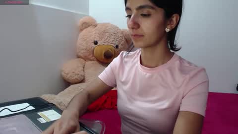 Snapshot of anahibrowns95 chatting on 05/14/26, 09:10 Anahi Browns online show from 05/14/26, 09:10