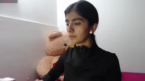 Snapshot of anahibrowns95 chatting on 05/26/26, 11:12 Anahi Browns online show from 05/26/26, 11:12