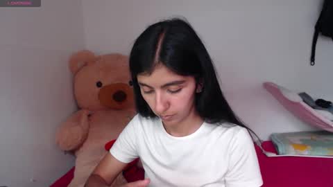 Snapshot of anahibrowns95 chatting on 05/29/26, 08:40 Anahi Browns online show from 05/29/26, 08:40