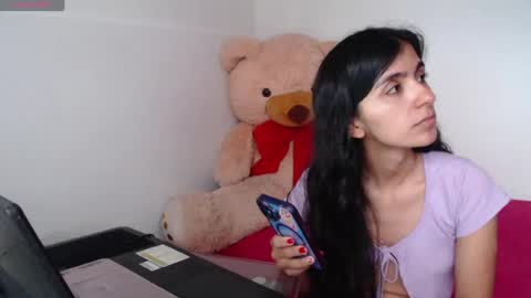Snapshot of anahibrowns95 chatting on 06/19/26, 06:56 Anahi Browns online show from 06/19/26, 06:56