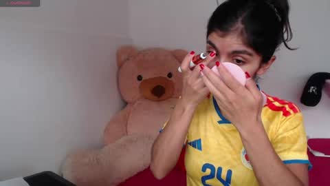 Snapshot of anahibrowns95 chatting on 07/07/26, 06:45 Anahi Browns online show from 07/07/26, 06:45