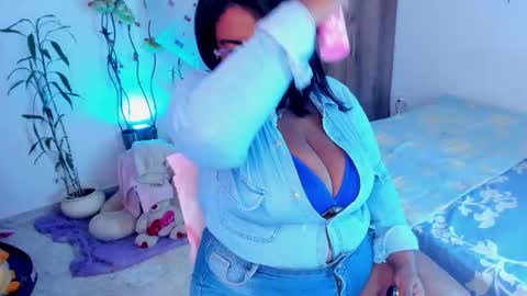 anai_valentinex online show from 03/22/26, 07:28