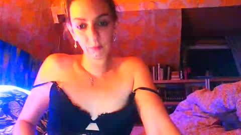 Snapshot of anais2405 chatting on 10/21/25, 10:43 anais2405 online show from 10/21/25, 10:43