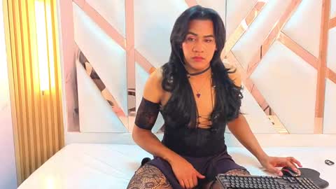 Ana  online show from 10/17/25, 01:57