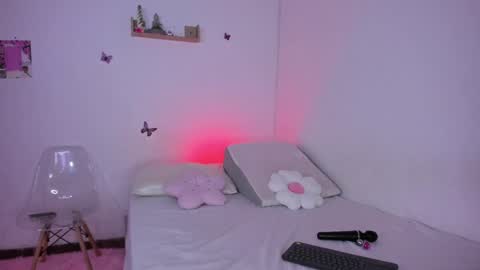 Ana online show from 02/04/25, 02:17