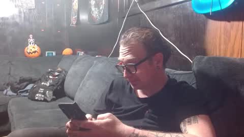 Snapshot of anarchistofnihil chatting on 02/15/26, 01:41 anarchistofnihil online show from 02/15/26, 01:41