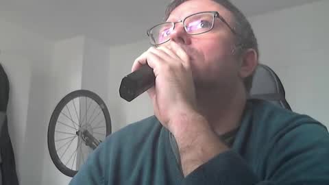 Snapshot of anarchox chatting on 12/17/24, 11:39 Andi online show from 12/17/24, 11:39