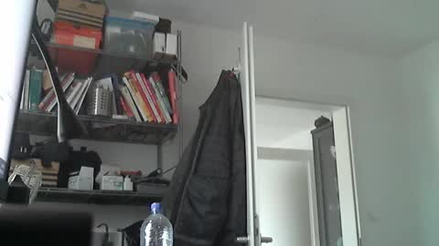 Snapshot of anarchox chatting on 09/25/25, 08:51 Andi online show from 09/25/25, 08:51